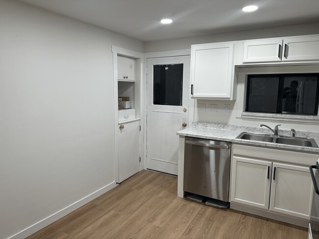 Foto del edificio - 9533 Ashworth Ave N