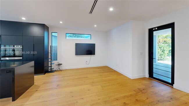 Foto del edificio - 353 NW 50th St