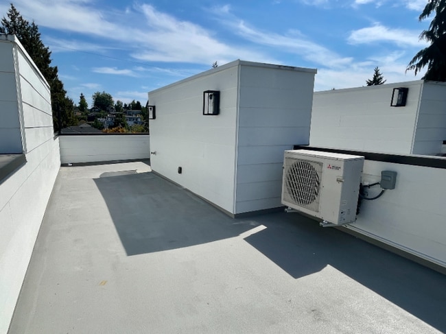 Building Photo - 6032 42nd Ave SW