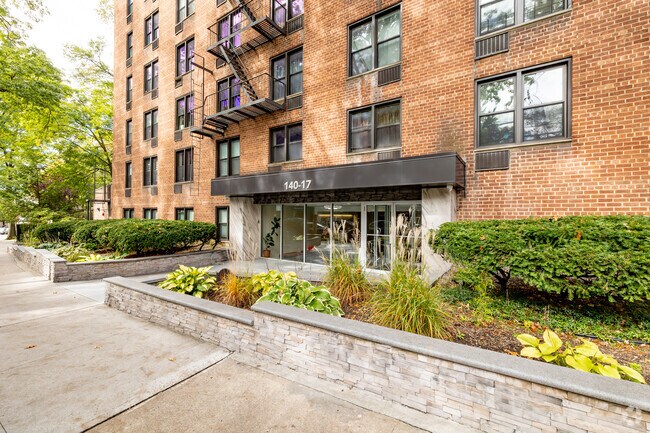 Foto del edificio - 140-17 84th Dr