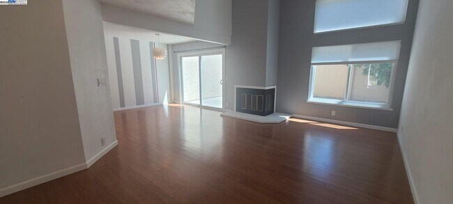 Foto del edificio - 1489 Trimingham Dr