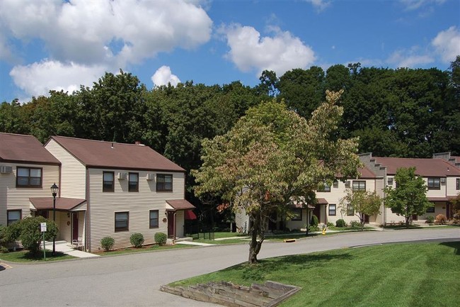 Building Photo - View Living Apartments