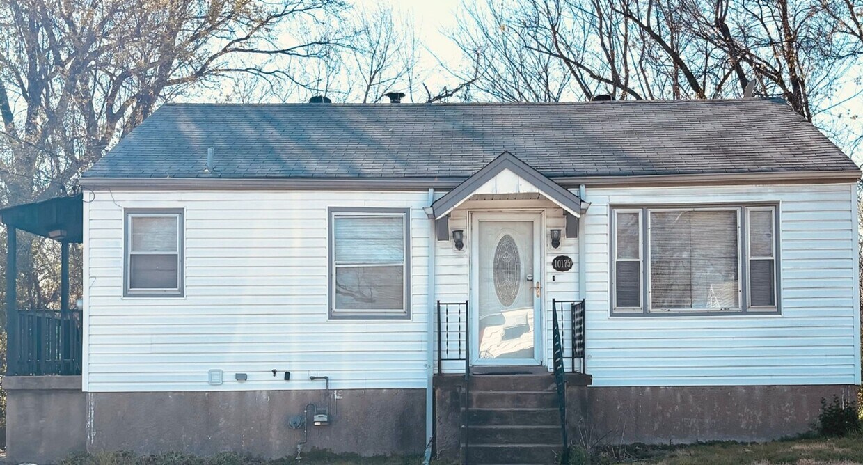 Primary Photo - 2 Bedroom