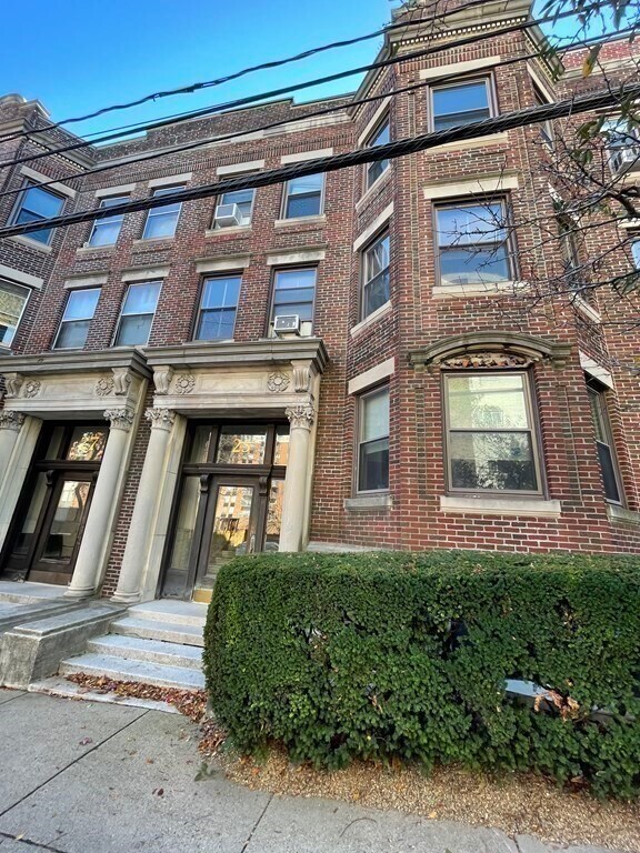 Foto principal - 25 Stearns Rd
