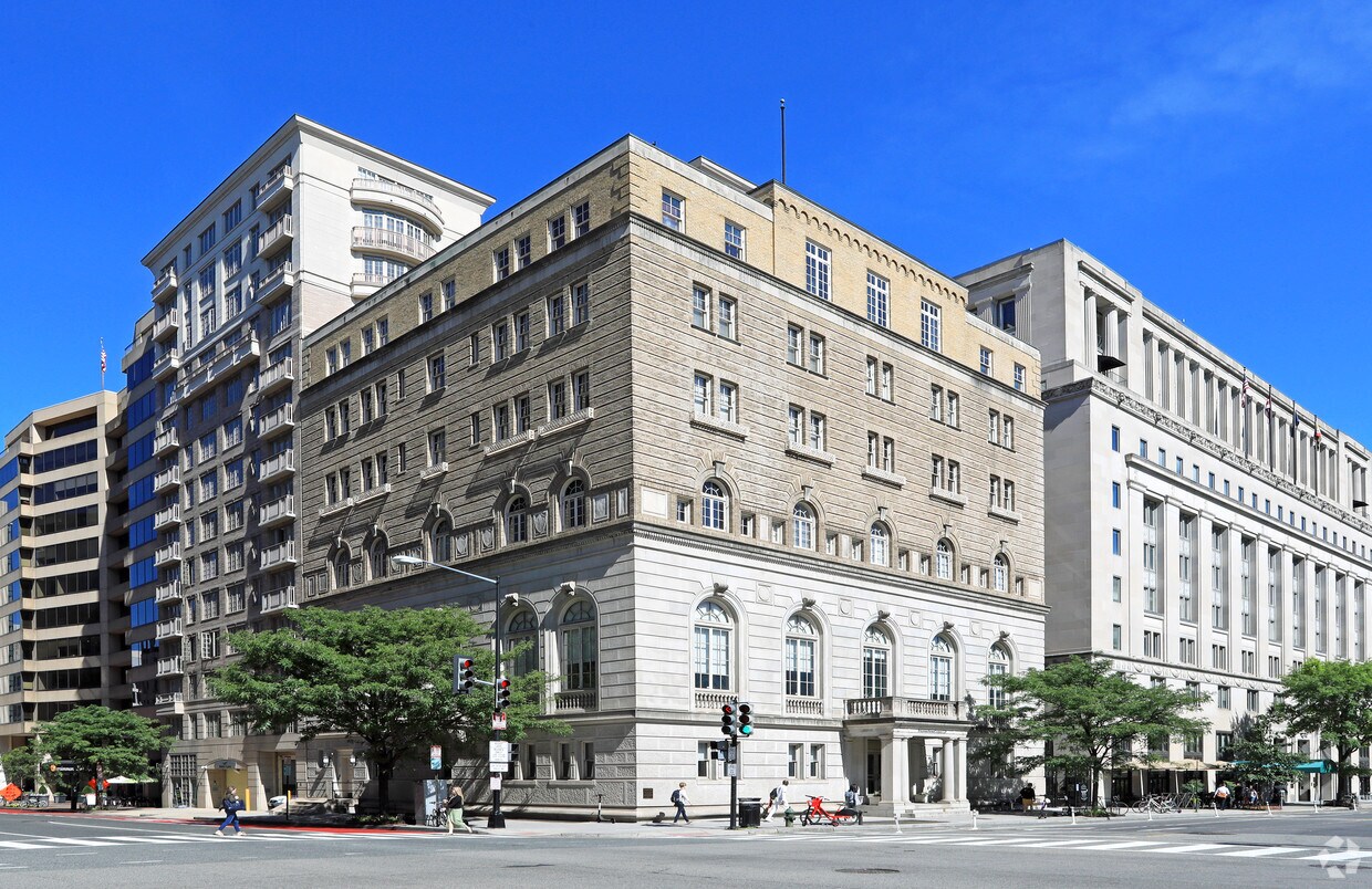 Primary Photo - Camden Grand Parc