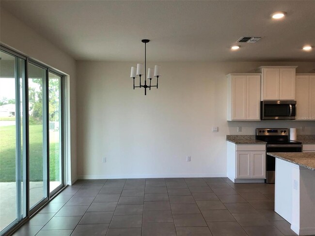 Building Photo - 13090 Brookside Moss Dr