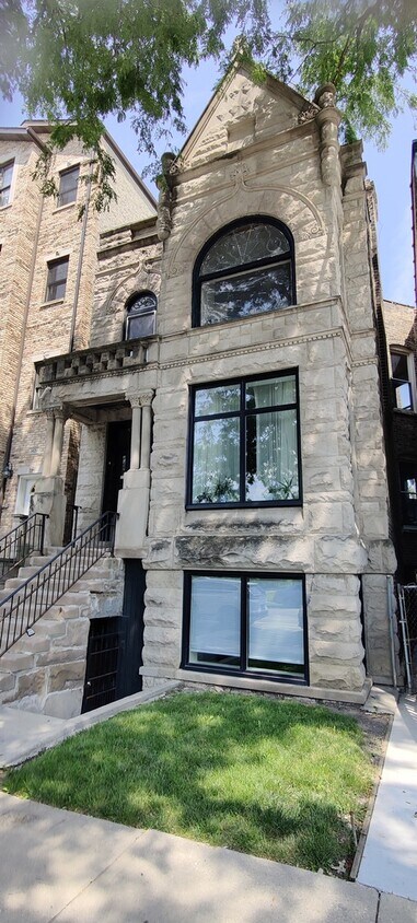 Primary Photo - 1417 N California Ave