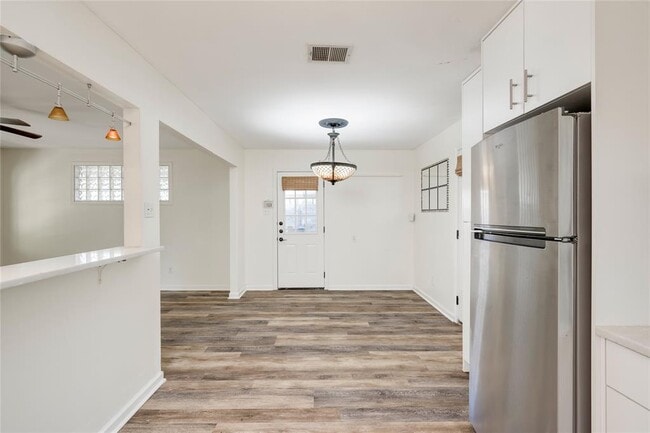 Building Photo - 2903 S 5th St