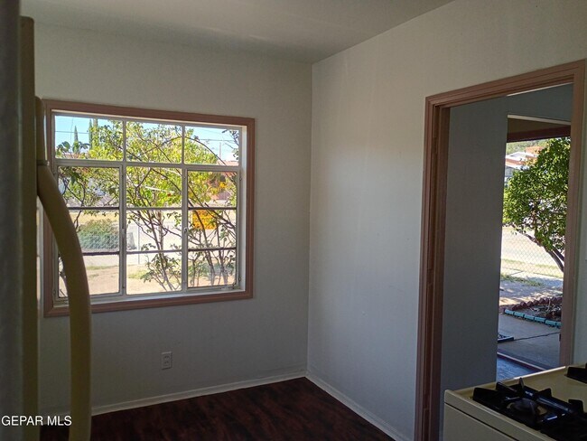 Foto del edificio - 4704 Clifton Ave