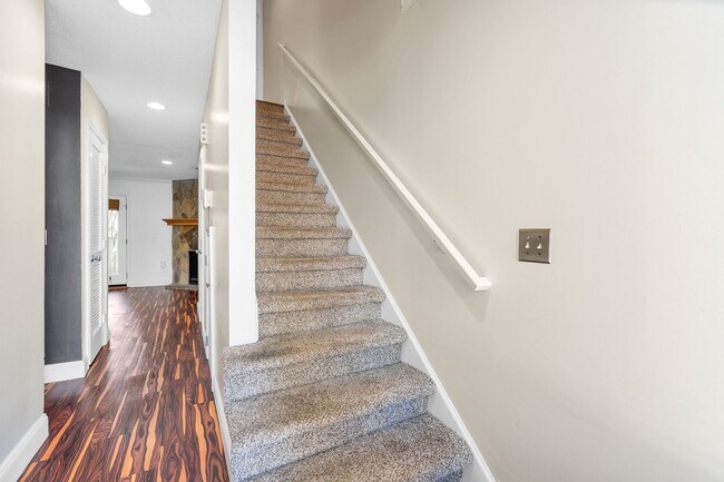 Foto del edificio - Taylors - 2Bd/2.5Ba, 1200SF