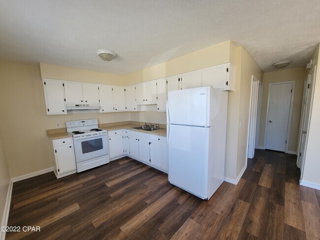 Foto del edificio - 3802 W 25th St