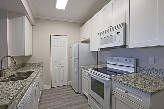 Building Photo - 11480 Villa Grand
