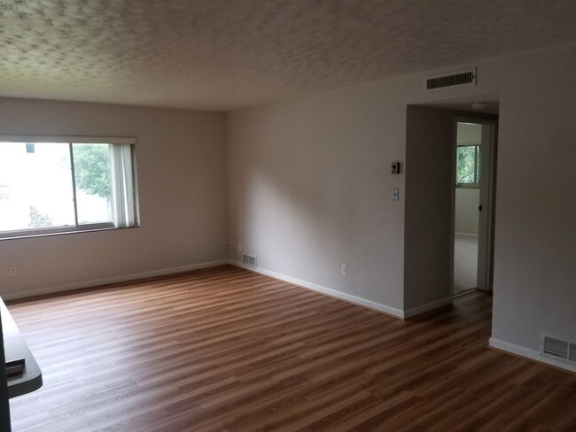 Foto del edificio - 32800 Aurora Rd