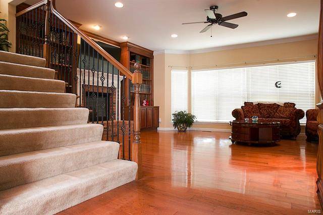 Foto del edificio - 713 Rose Haven Ct