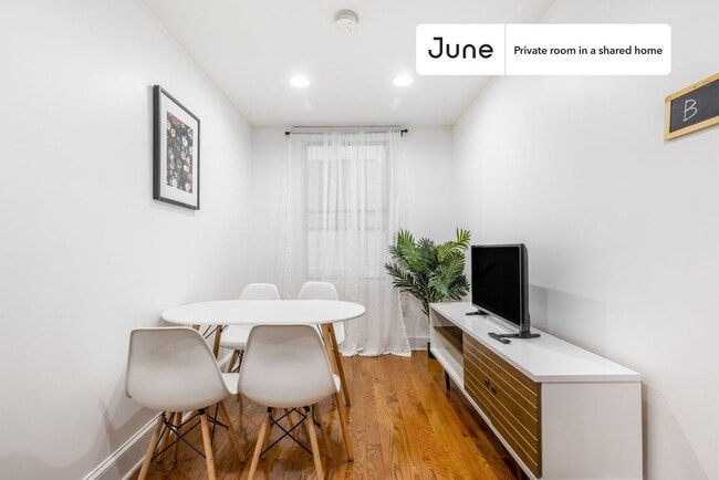 Foto del edificio - Room in Shared 2 bed/1 bath home