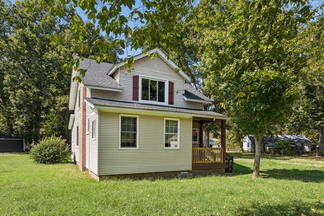 Building Photo - 144 Nelson Dr