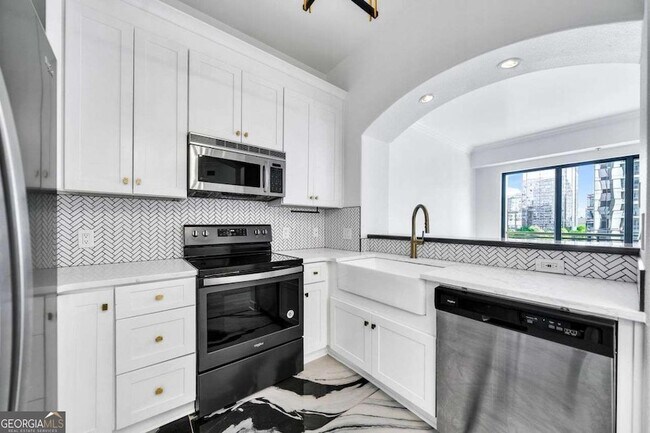 Foto del edificio - 3445 N Stratford Rd NE