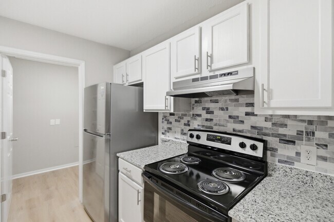 Foto del edificio - Englewood Apartments