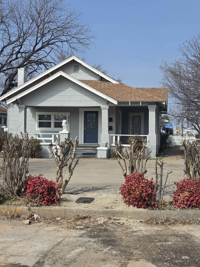 Building Photo - 2531 Carter Ave