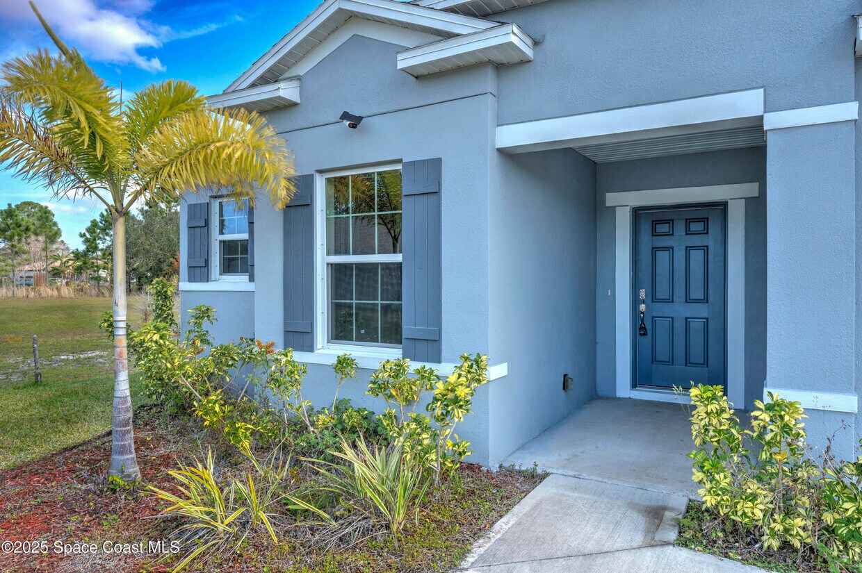 Foto principal - 516 Alminar Ave SE