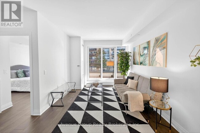 Building Photo - 700 Sheppard Ave W