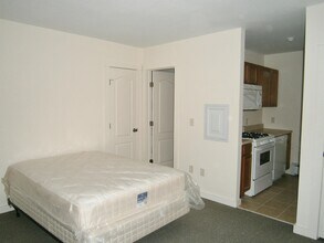 Building Photo - 103 Highland Pl