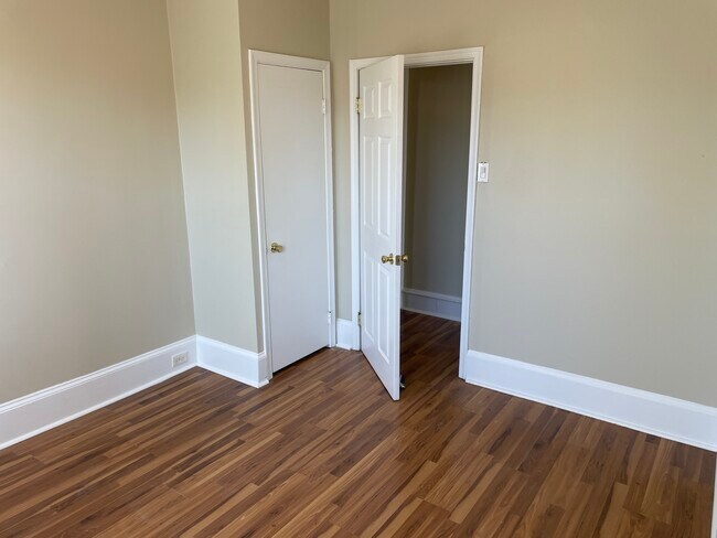 Dormitorio 2 - 600 Roxborough Ave