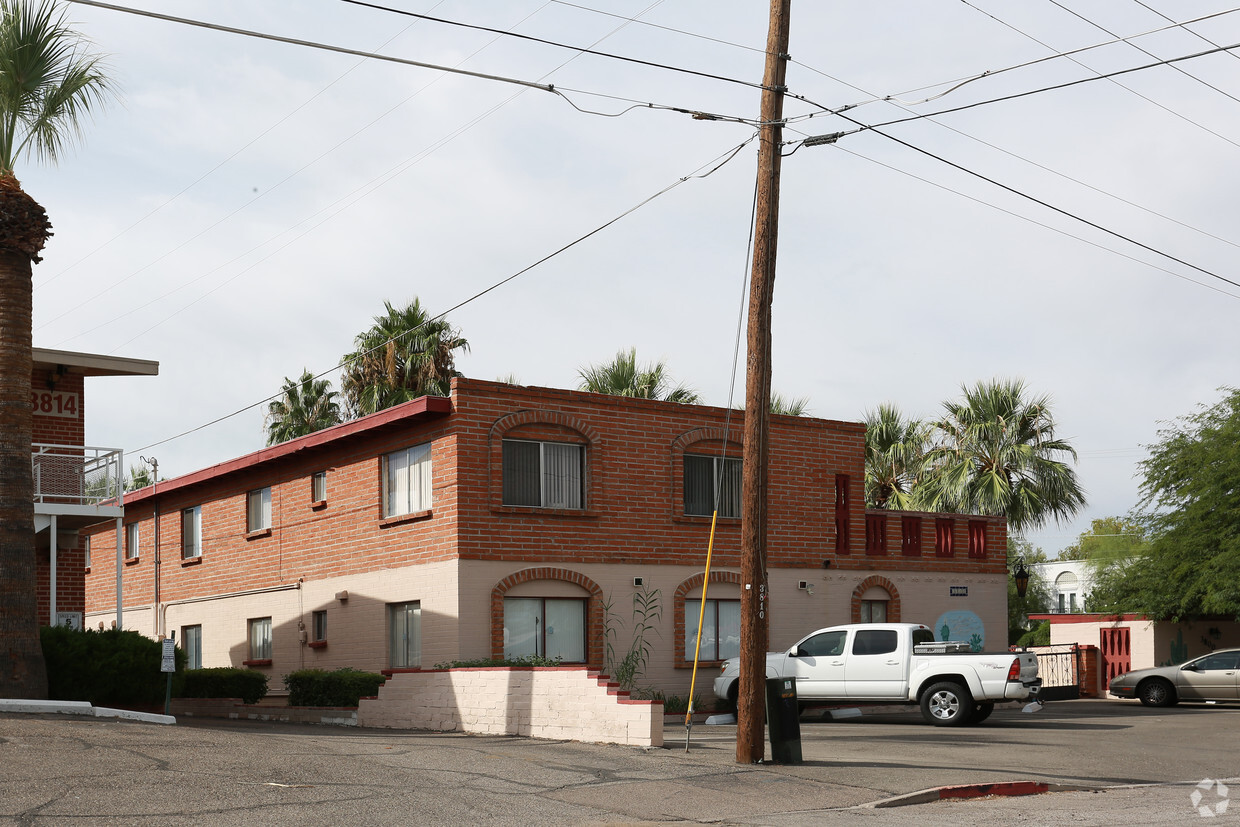 Building Photo - El Ranchito Sereno Apartments