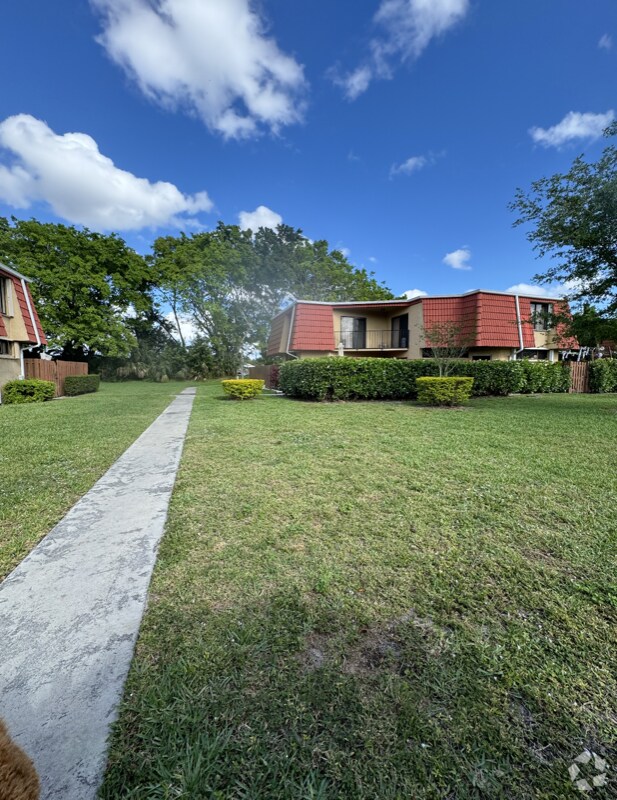 Country Park At Boca Raton Apartments for Rent with Utilities Included