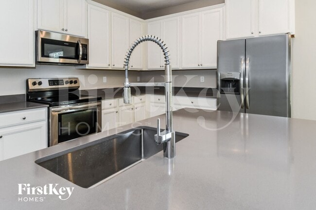 Building Photo - 15803 Douglas Lake Dr