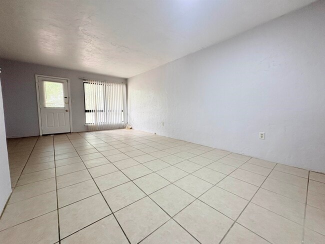 Building Photo - 1007 Sutor Rd