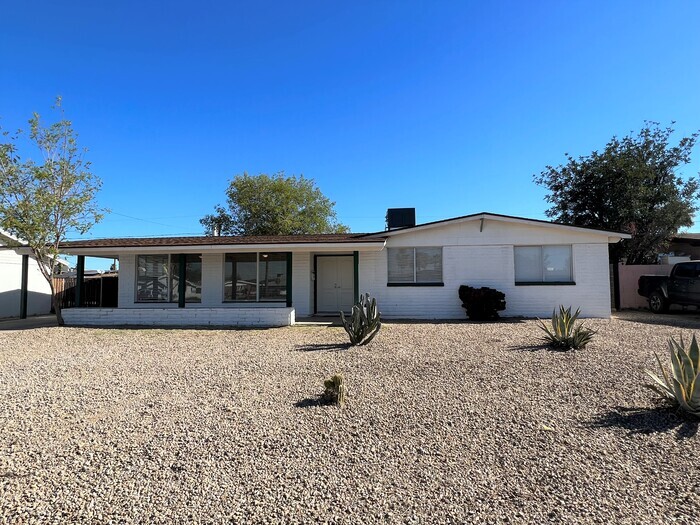 Foto principal - Charming Home in North Phoenix!