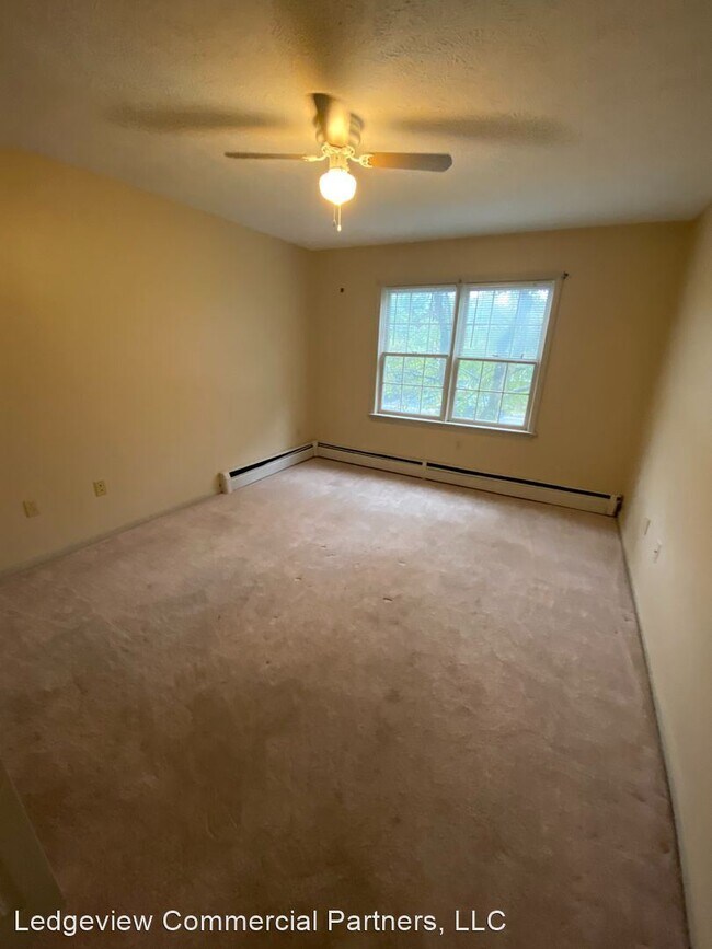 Building Photo - 2 br, 1 bath House - 1991 Bodwell Road # 17