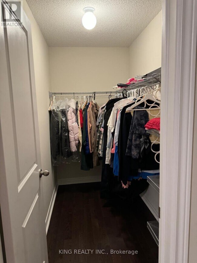 Building Photo - 27 Finegan Cir