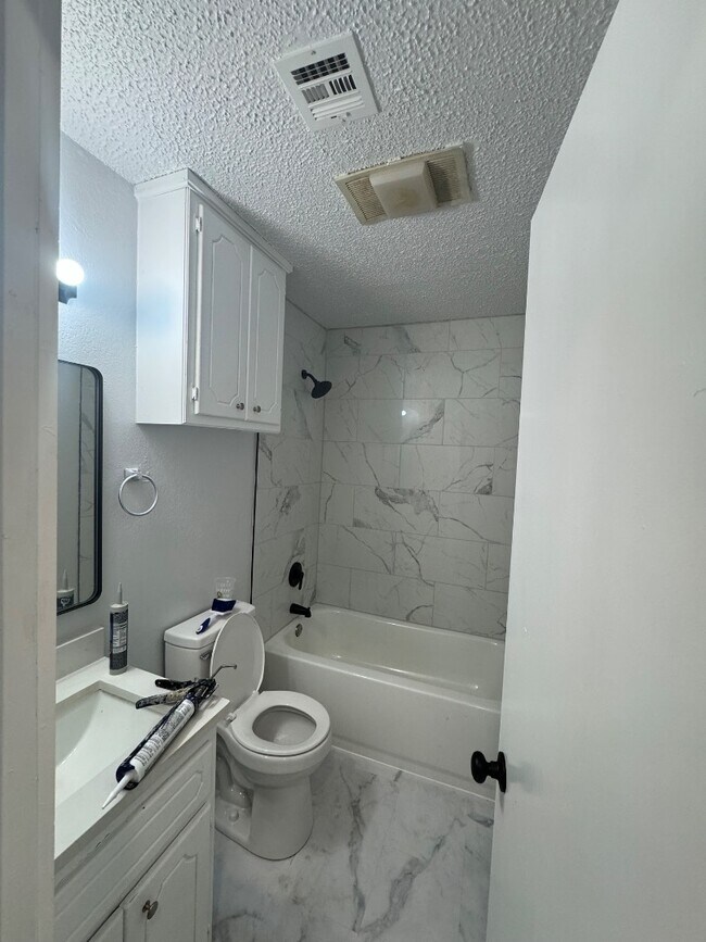 Foto del edificio - 1404 N Grand Ave