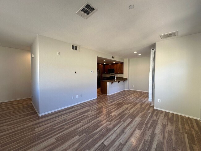 Building Photo - Great 2B/2.5BA Townhouse Available in Santee with Attached Garage & Onsite Pool, Spa, and Playgro...