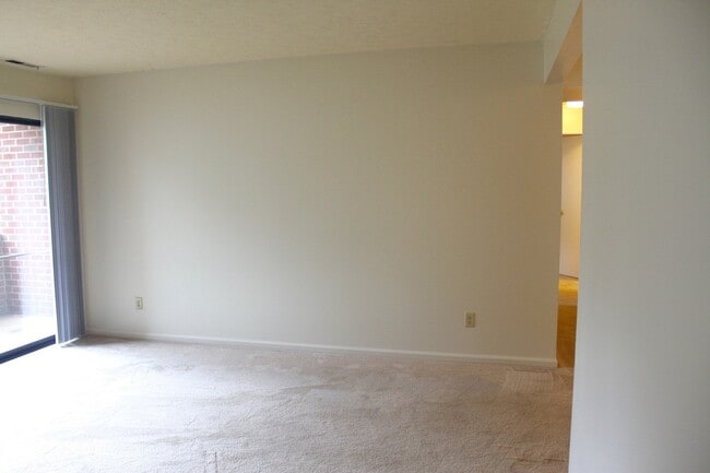 Building Photo - Great 2 BR-2BA Condo for rent!  1034-1 Blu...