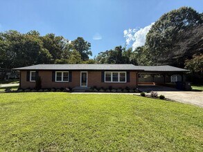 Building Photo - 2700 Charlwood Dr