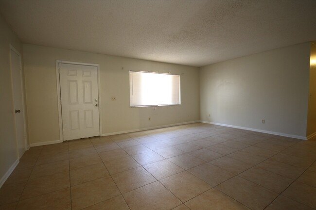 Foto del edificio - AMAZING 3 Bedroom 2 Bathroom Home In Orlando!