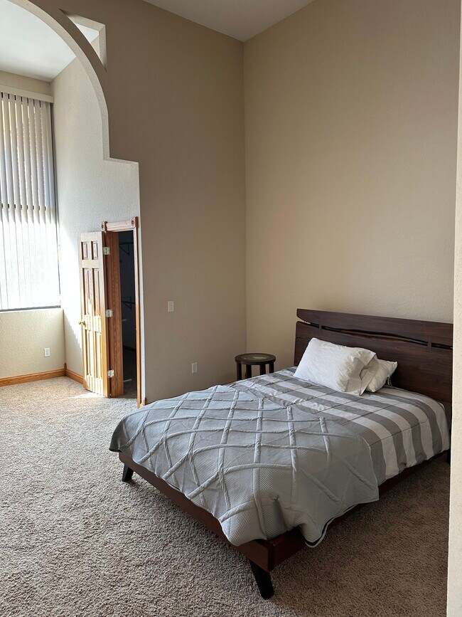 Foto del edificio - 419 E Grand Ave