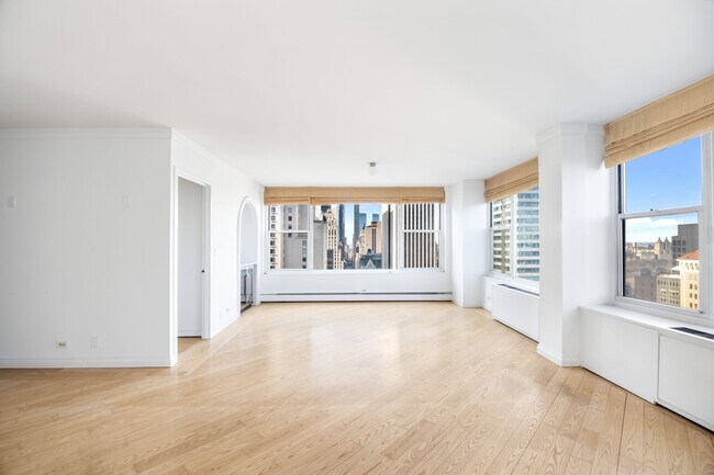 Foto del edificio - 117 E 57th St