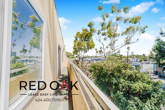 Building Photo - 2724 Abbot Kinney Blvd