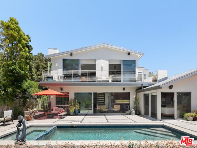 Building Photo - 2505 Pesquera Dr