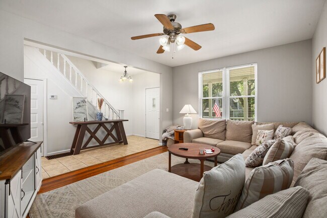 Building Photo - 7221 South St