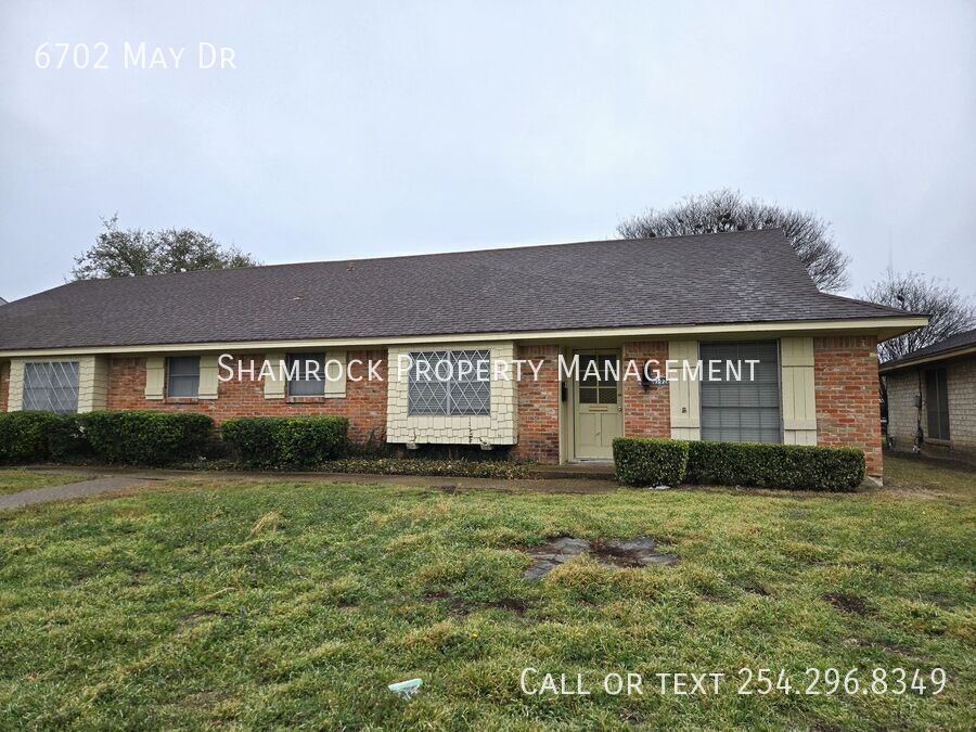 Primary Photo - 3/2 Duplex in Midway ISD!