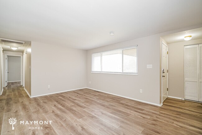 Foto del edificio - 6701 Gilette Dr