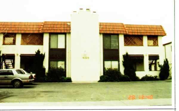 Building Photo - Sierra Oeste