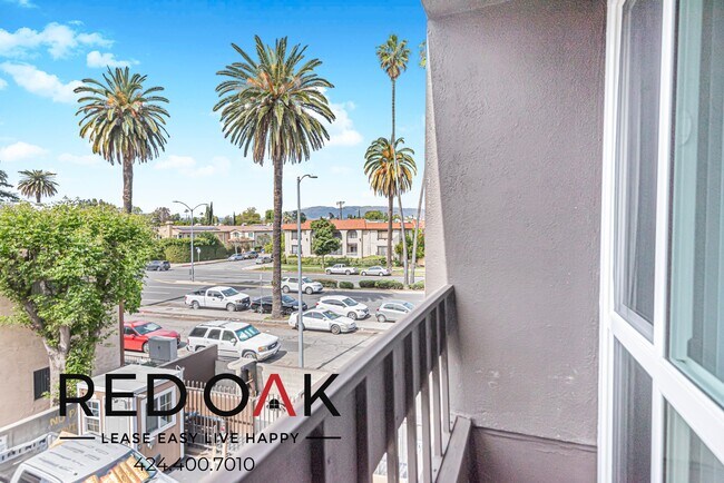 Foto del edificio - Sun-Drenched One Bedroom with Stainless St...
