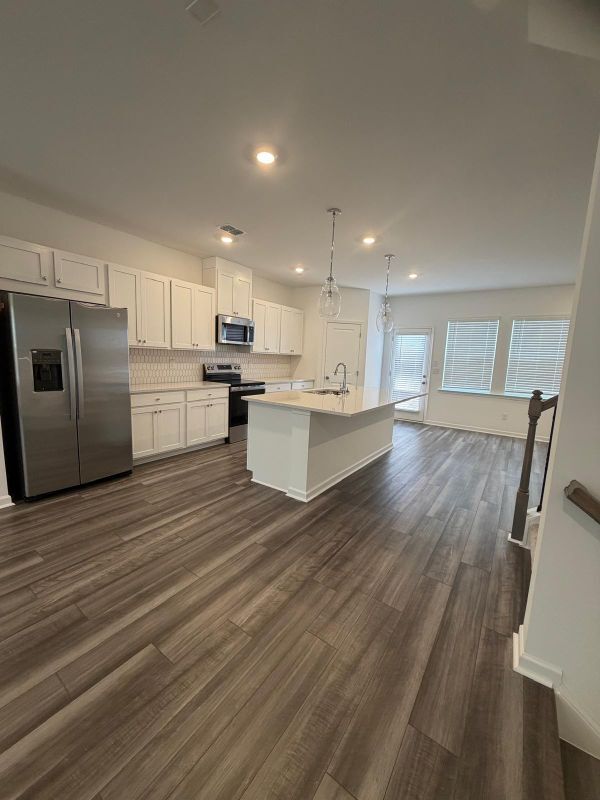 Foto del edificio - 6208 Kenbrook Dr
