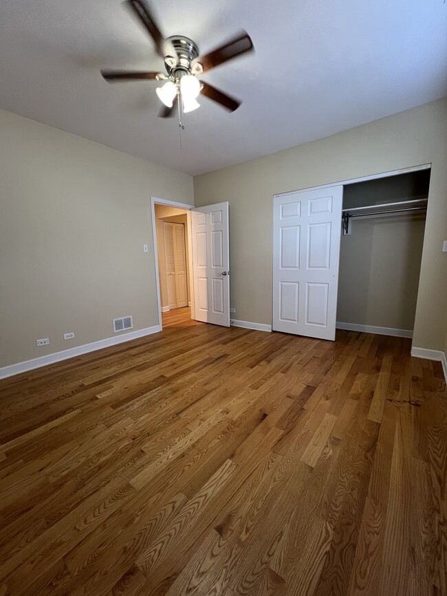 Foto del edificio - 7036 S Merrill Ave